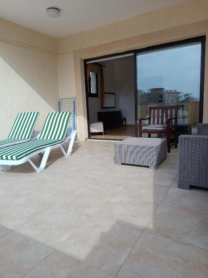 Pool Side 2 Bedroom Queens Gardens Complex Paphos Exteriér fotografie